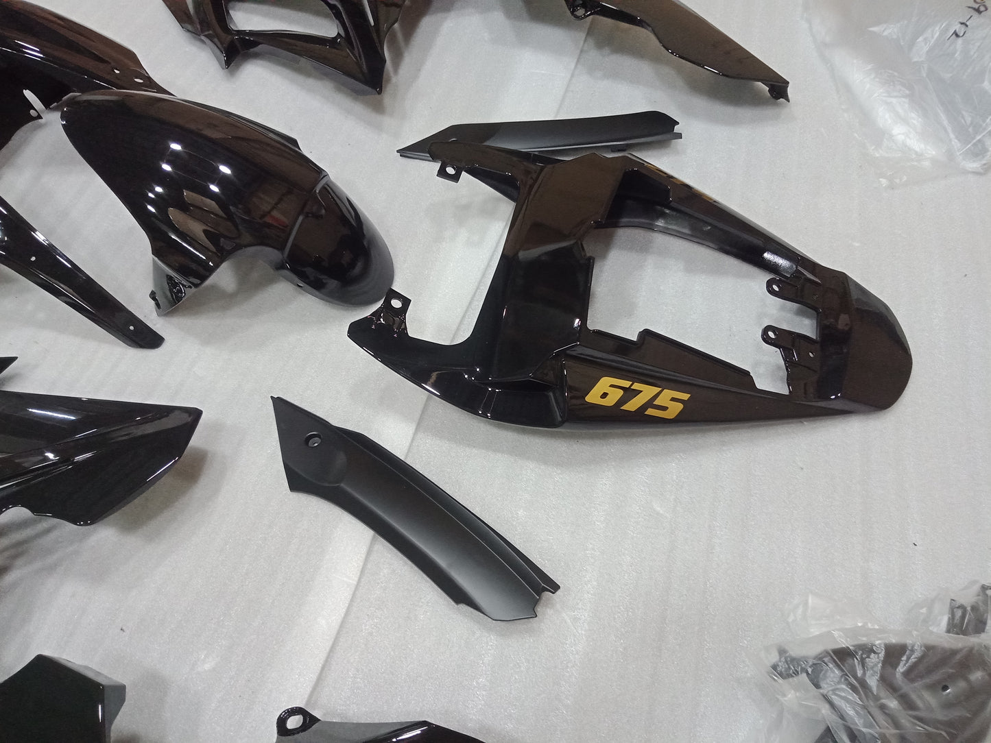 ---AU STOCKING--- TRIUMPH Daytona 675R 675 2009 - 2012 Black Fairing Kit