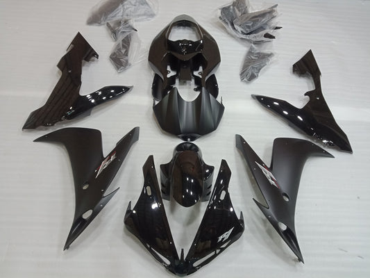 2004 - 2006 Black Fairing Kit For Yamaha R1 Fairing 01