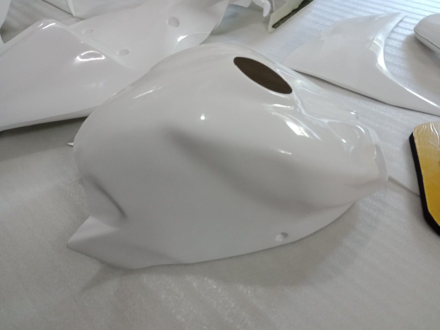 2007 - 2008 Yamaha R1 Fiberglass Race Fairing 03