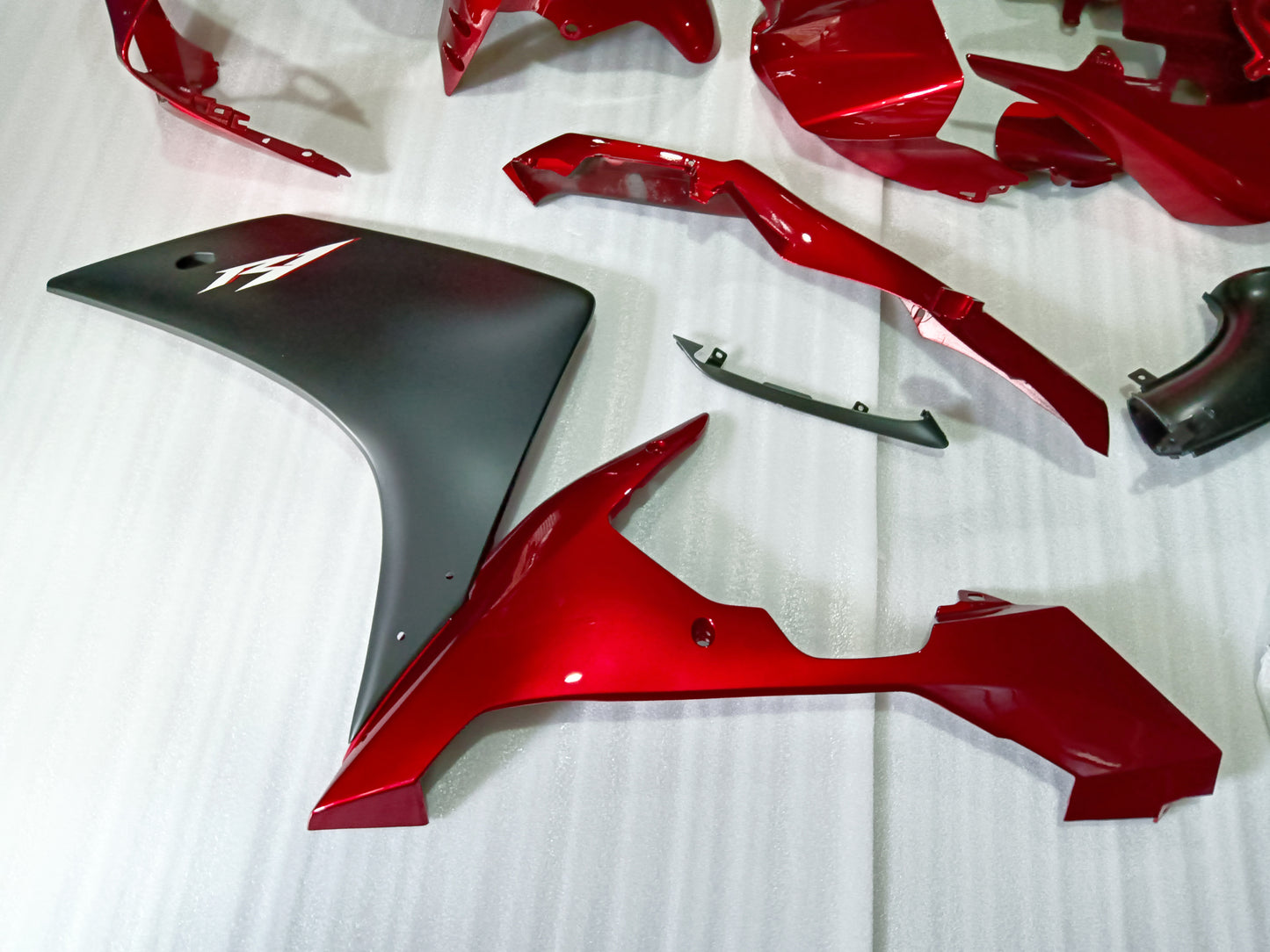 2007 - 2008 Yamaha YZF R1 Fairing Black Fairing Kit 04