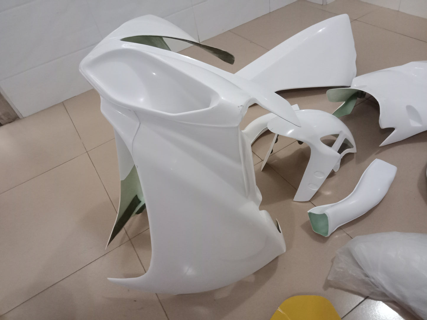 2009 - 2014 Yamaha R1 Fiberglass Fairing 02