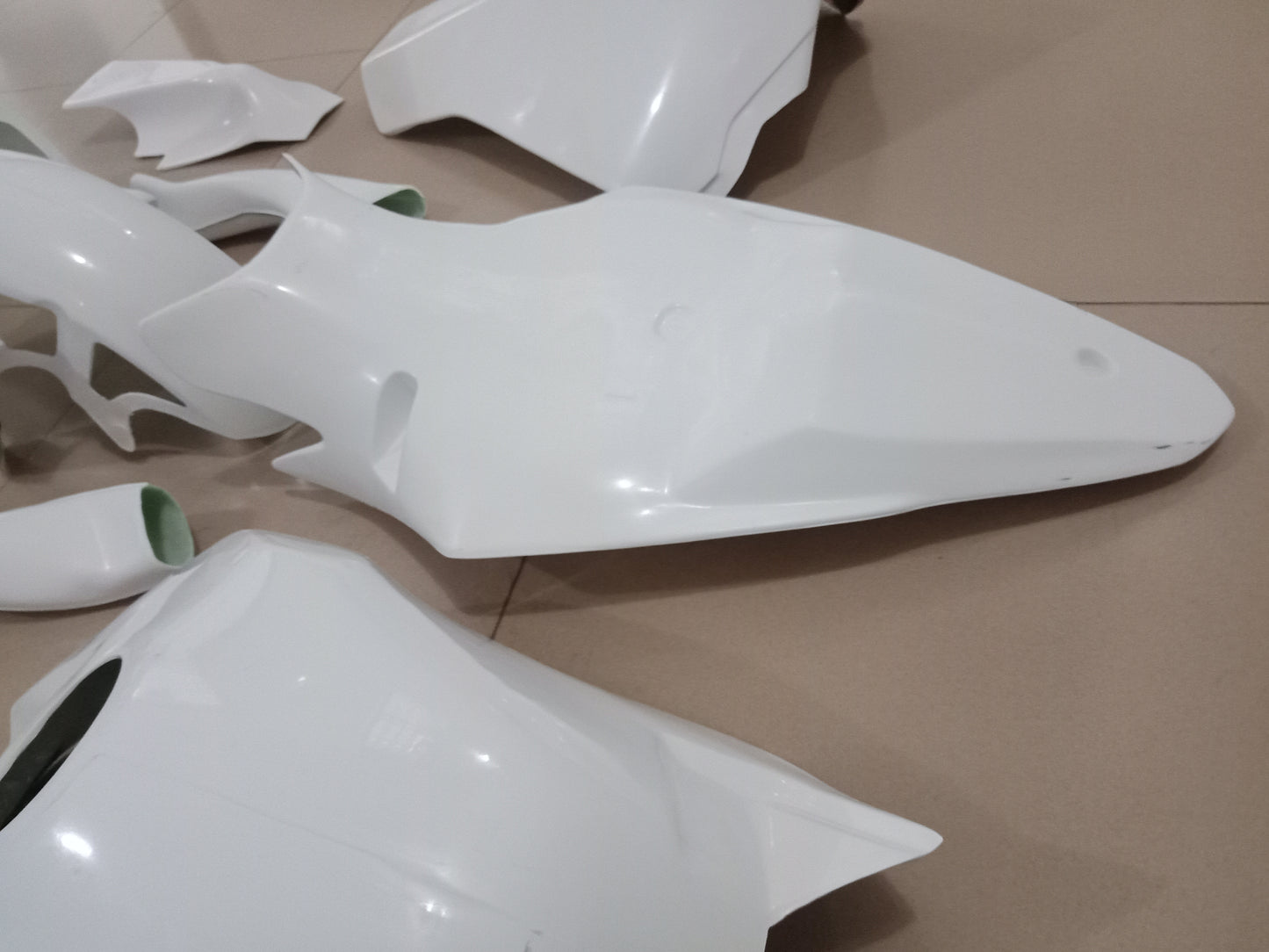 2009 - 2014 Yamaha R1 Fiberglass Fairing 04