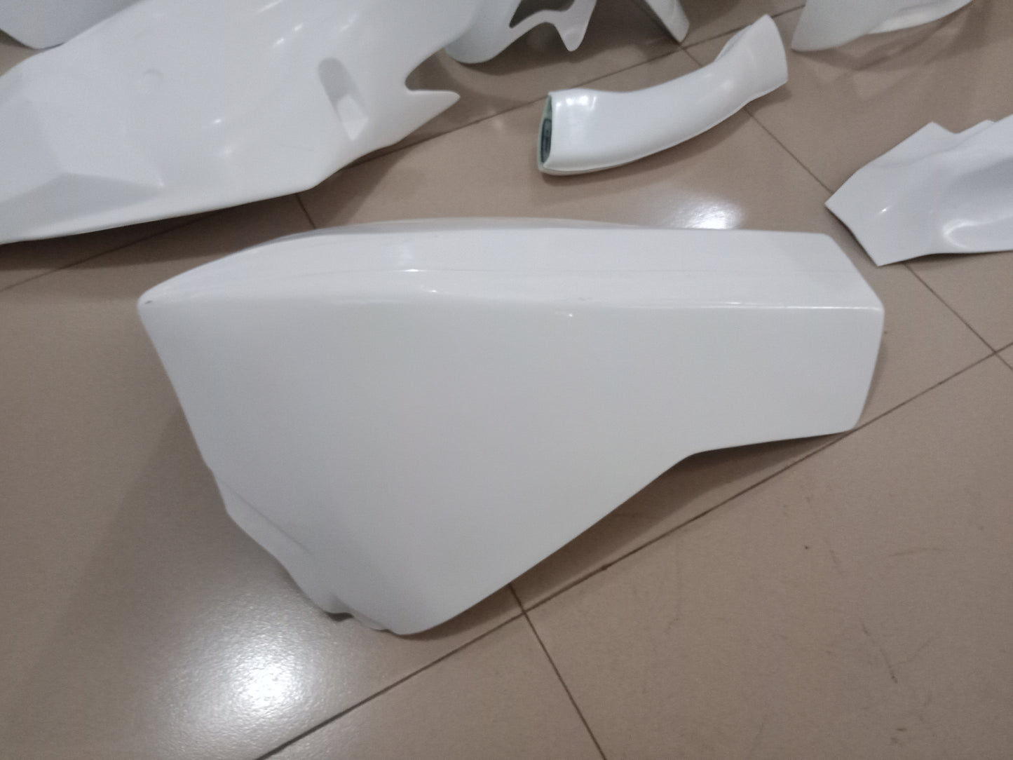 2009 - 2014 Yamaha R1 Fiberglass Fairing 05