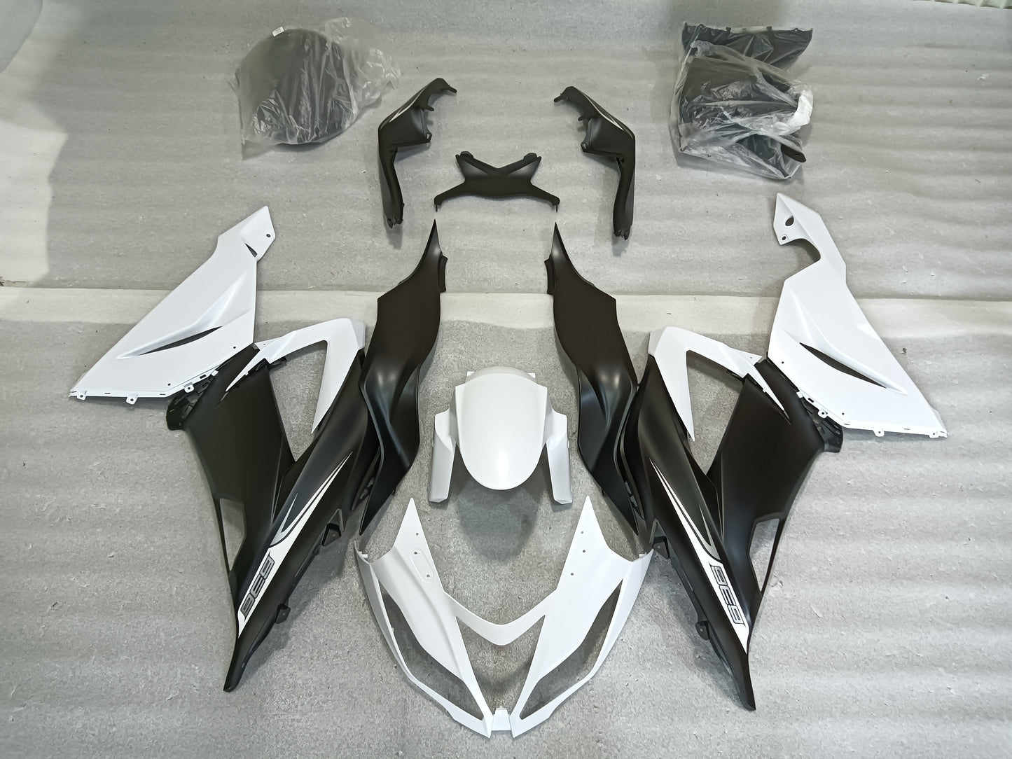 2013 - 2018 Kawasaki ZX6R Fairing 06