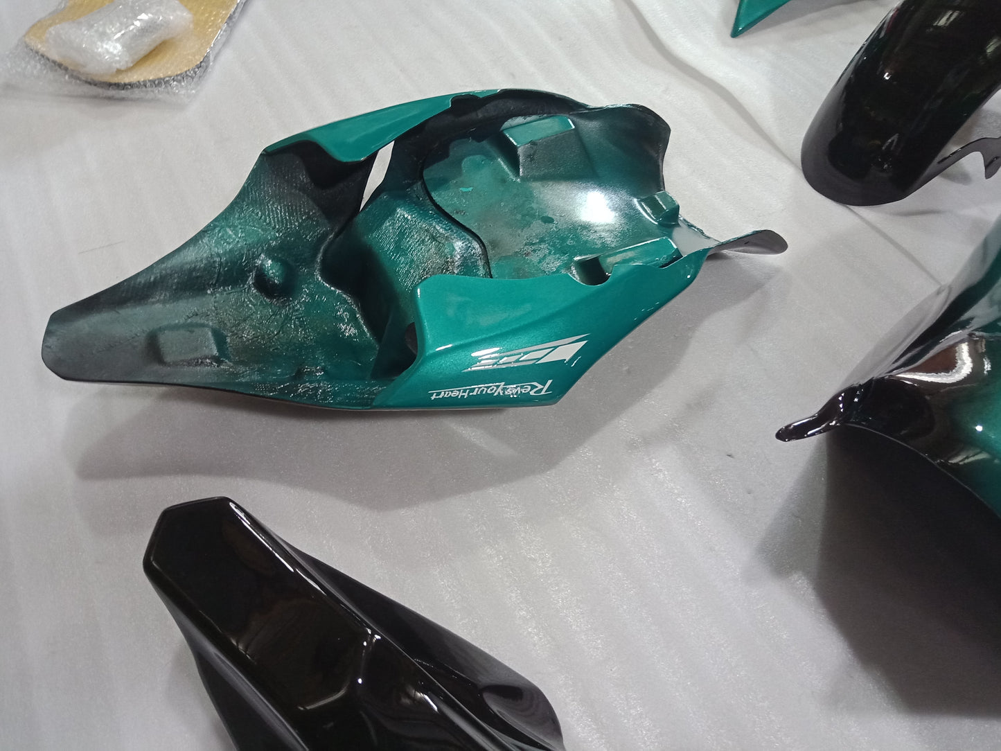 2015 - 2019 Petronas Fiberglass Race Fairing For Yamaha R1