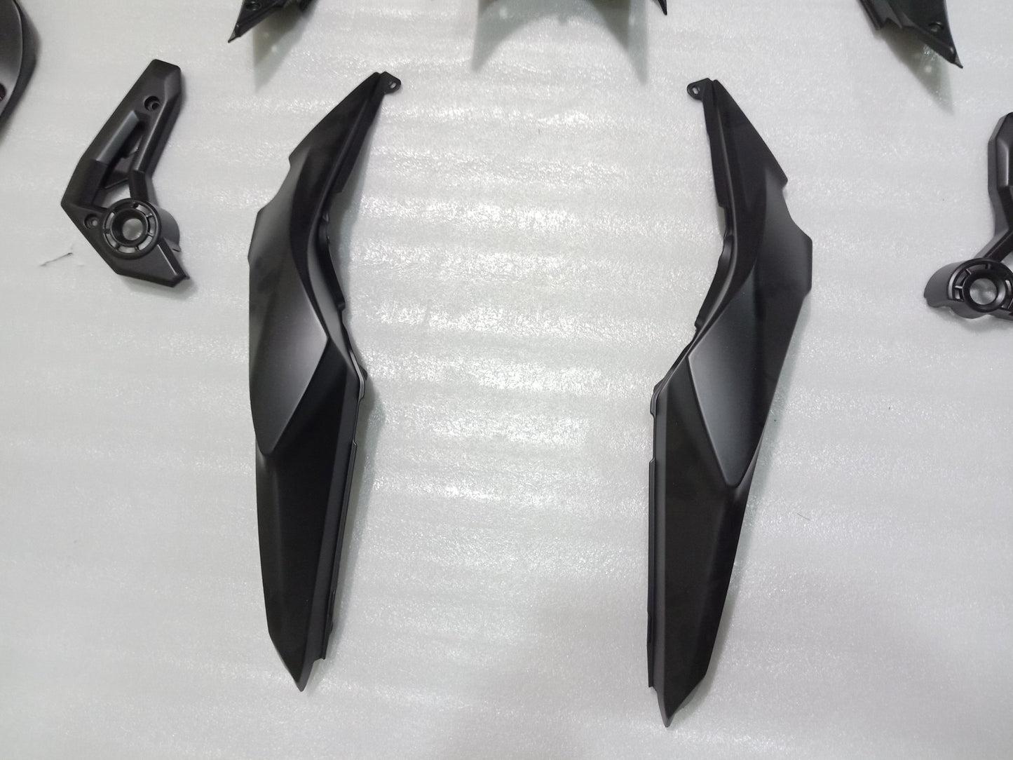 2017 - 2018 Kawasaki Ninja 650 Matt Black Fairing Kit 02