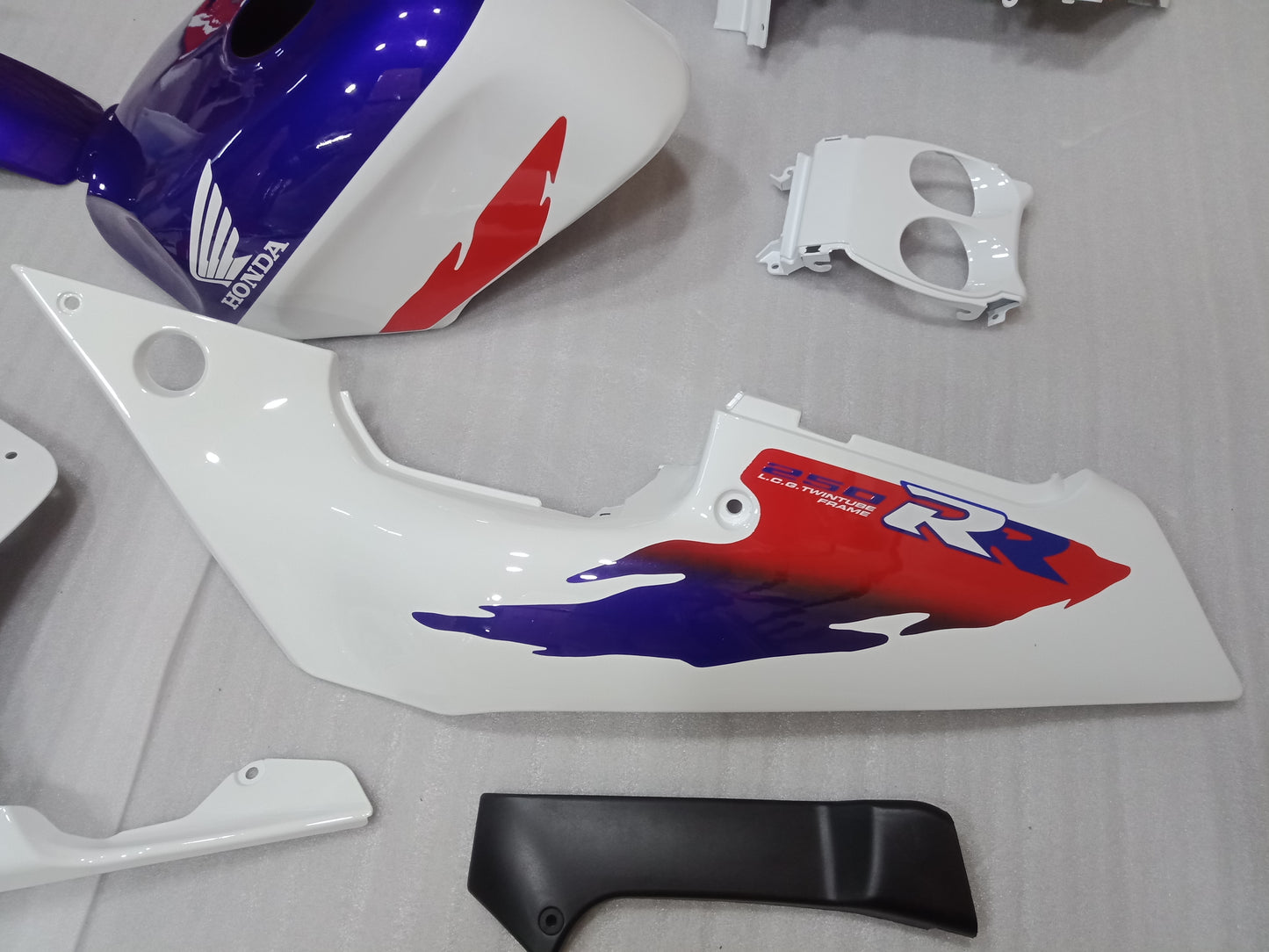 ---AU STOCKING---Tri-Color Honda CBR250RR MC19 1988 1989 Fairing Kit with Tank Cover