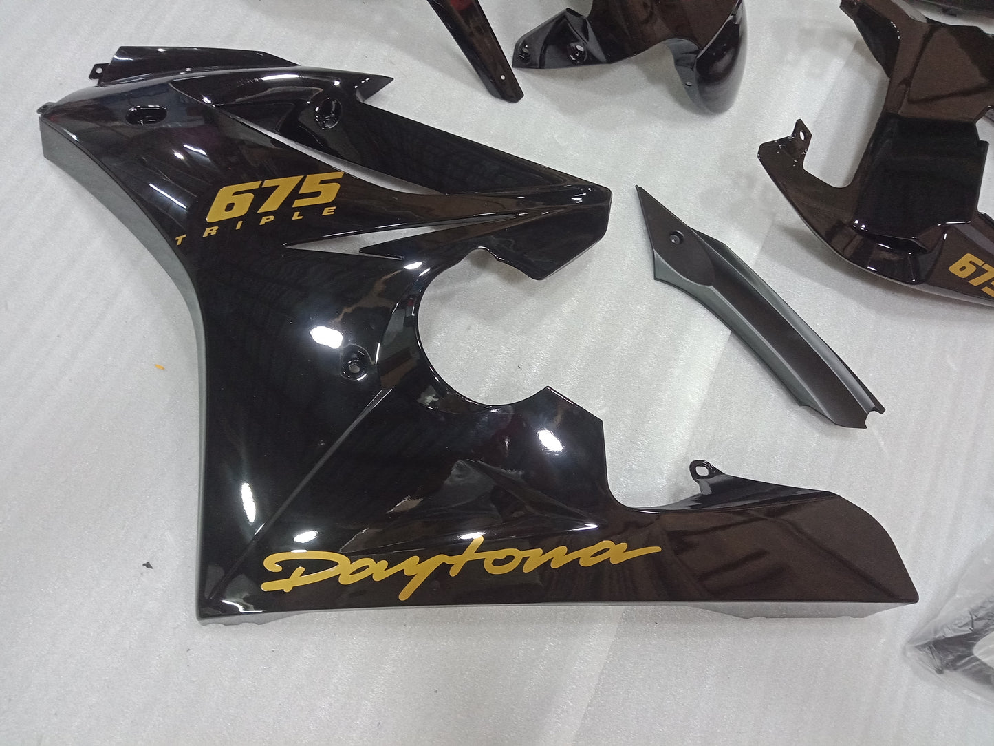 ---AU STOCKING--- TRIUMPH Daytona 675R 675 2009 - 2012 Black Fairing Kit