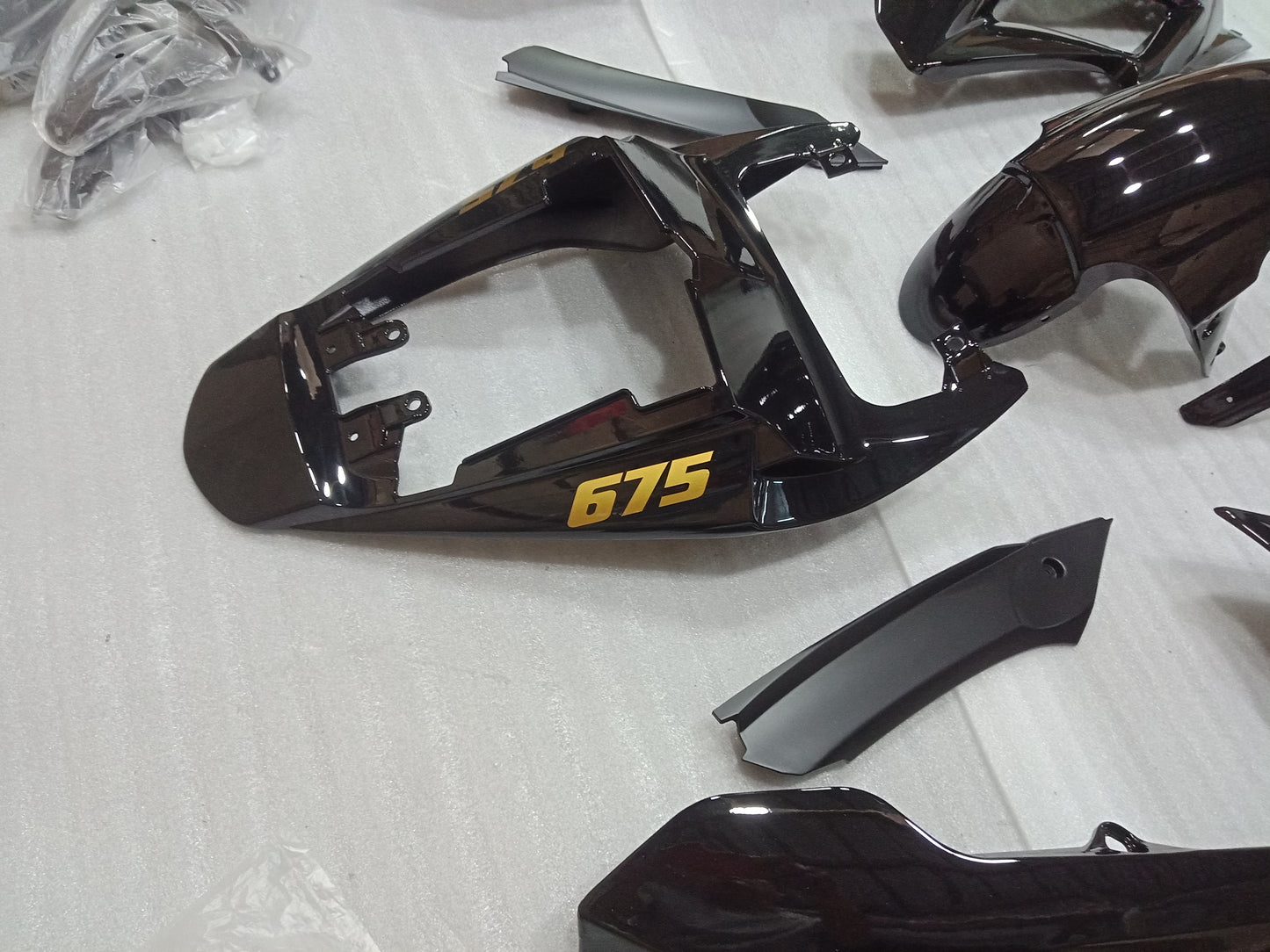 ---AU STOCKING--- TRIUMPH Daytona 675R 675 2009 - 2012 Black Fairing Kit