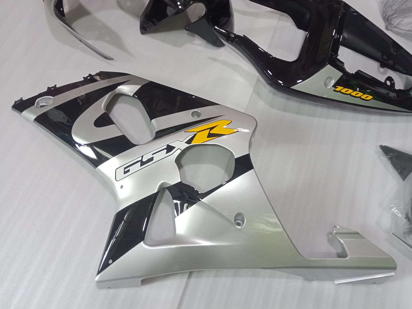 ---AU STOCKING---Black Silver Fairing Kit For Suzuki GSXR GSX-R 1000 2000 2001 2002