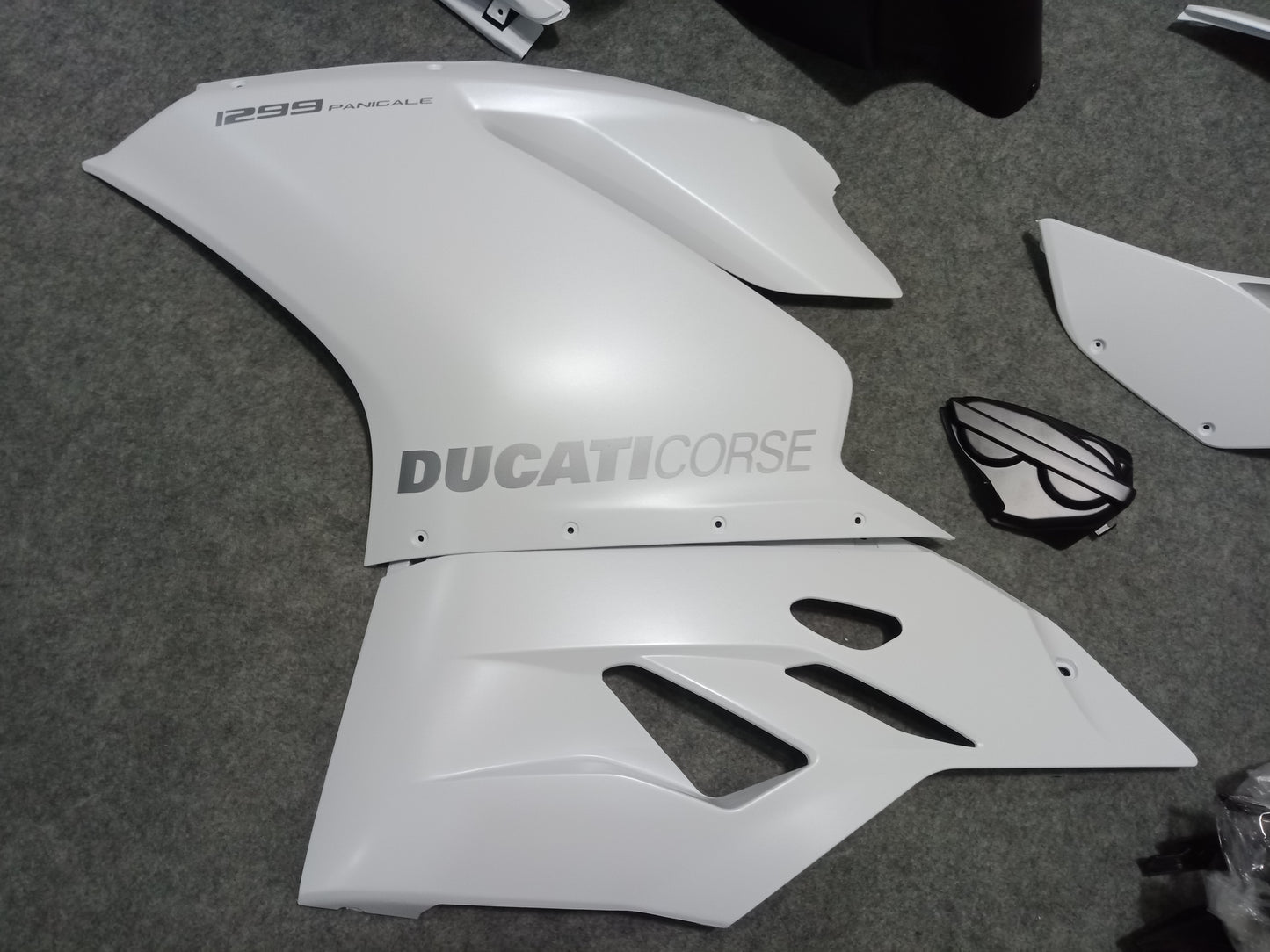 ---AU STOCKING--- Pearl White Fairing Kit for Ducati 959 1299