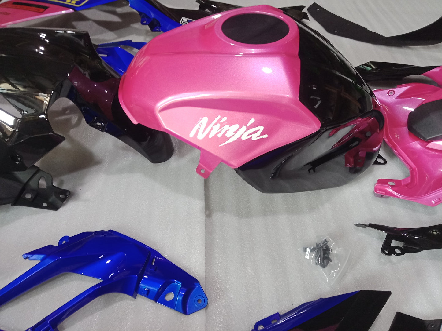 Hot Pink Fairing Design For Kawasaki Ninja 400 Fairing 07