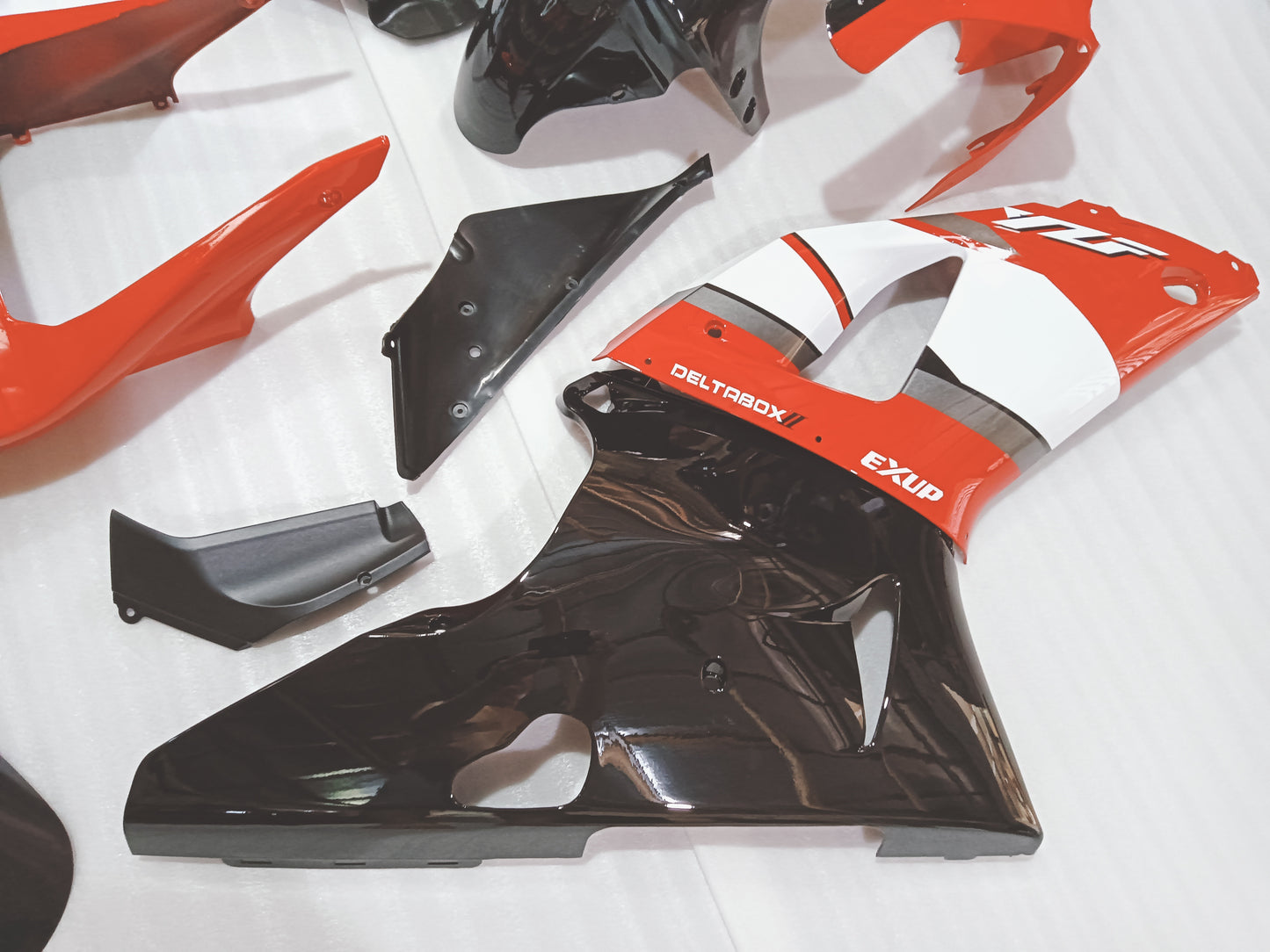 Red White Yamaha YZF R1 Fairing 03