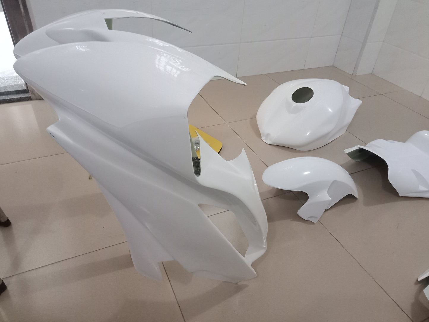 Unpainted Yamaha R6 Fiberglass race fairing 04