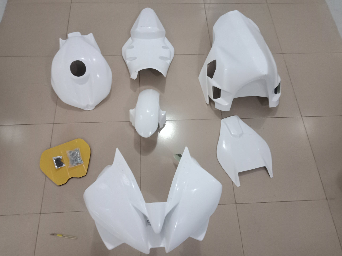 Unpainted Yamaha R6 Fiberglass race fairing 05