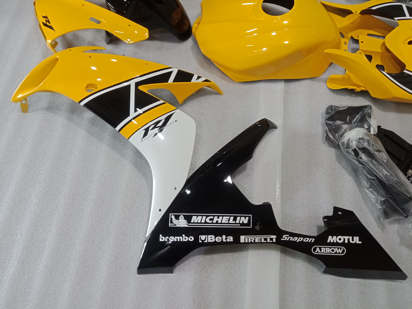 Yamaha YZF R1 Fairing 014