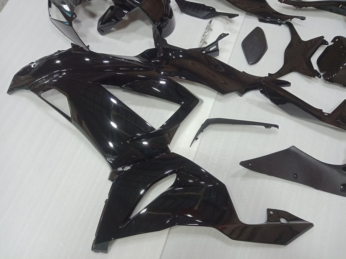 ---AUSTOCKING---Kawasaki ZX-6R 2013 - 2018 Gloss Black Fairing Kit With Cowl