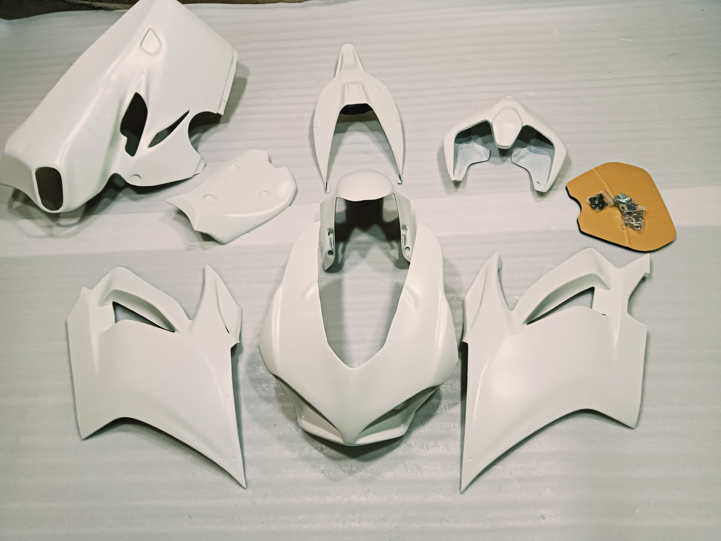 ---Ready To Ship--- DUCATI V4 Race Fairing Kit Fiberglass Track Fairing Set