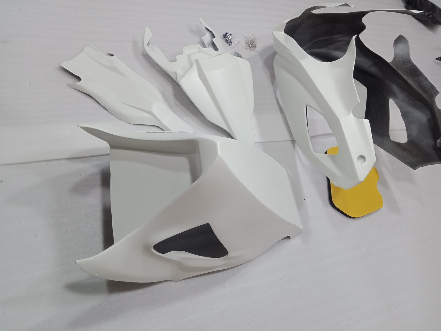 Unpainted Yamaha R7 Fiberglass Track Fairing Race Fairings