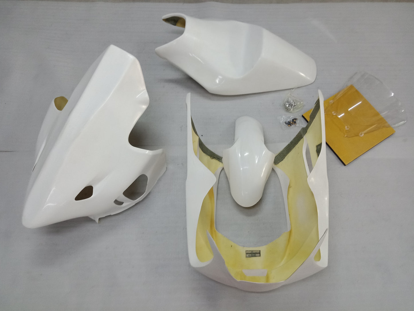 unpainted Yamaha R6 Fiberglass Fairing 01