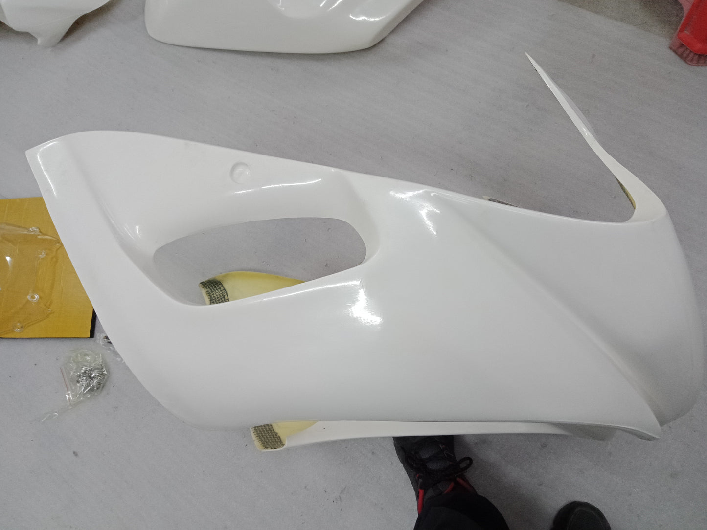 unpainted Yamaha R6 Fiberglass Fairing 05