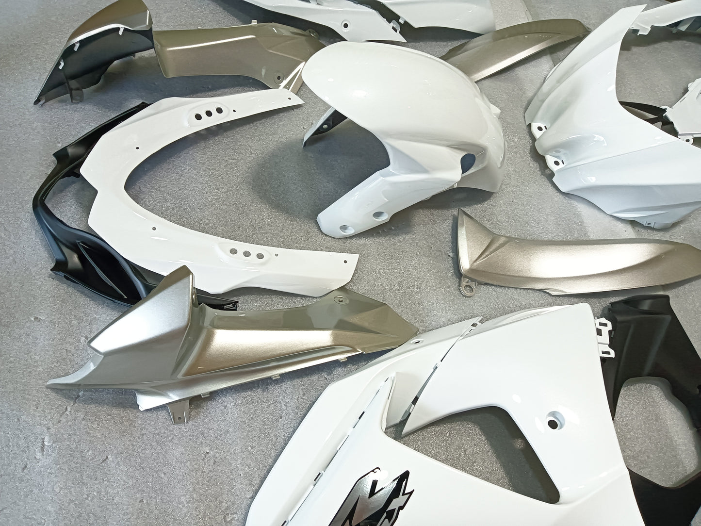 ---AU STOCKING---Factory White Silver Fairing Kit For Suzuki GSXR1000 2009 - 2016