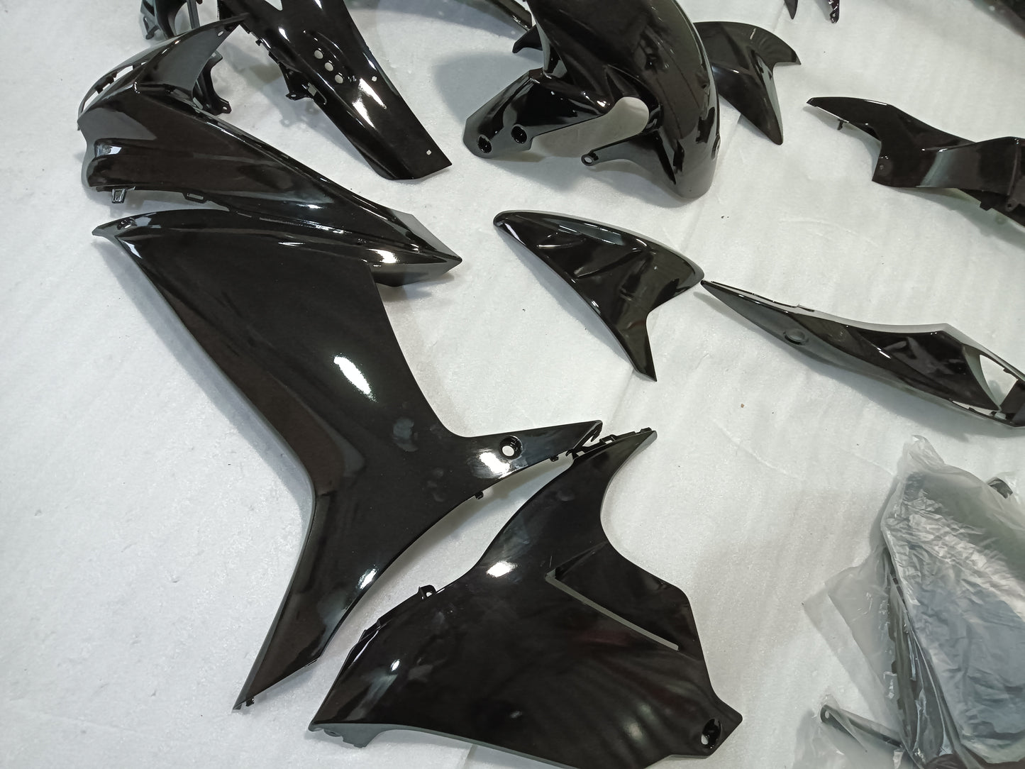 ---AU STOCKING---Fit Suzuki GSXR GSX-R 600 750 2011 - 2023 Gloss Black Fairing Kit