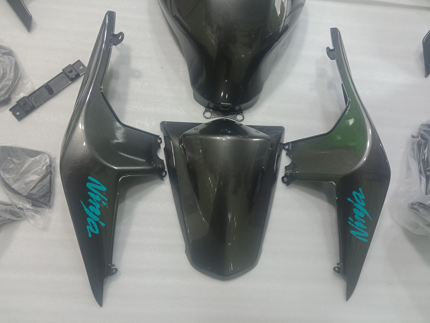 ---AUSTOCKING--- Gray Fairing Kit For Kawasaki Ninja 250 With Tank Cover