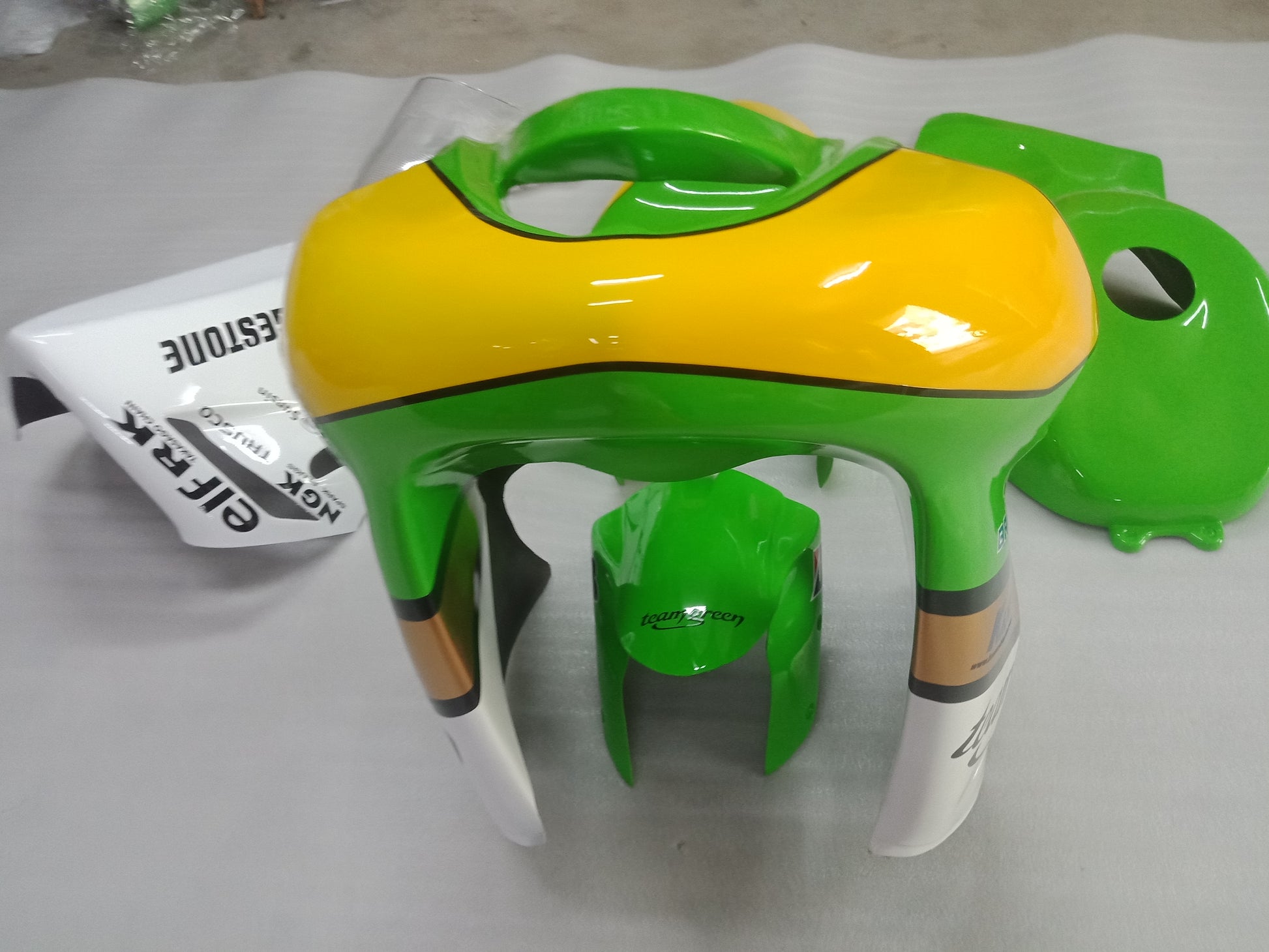 Fiberglass Race Fairing Track Fairing For 2004 2005 KAWASAKI ZX10R ZX-10R