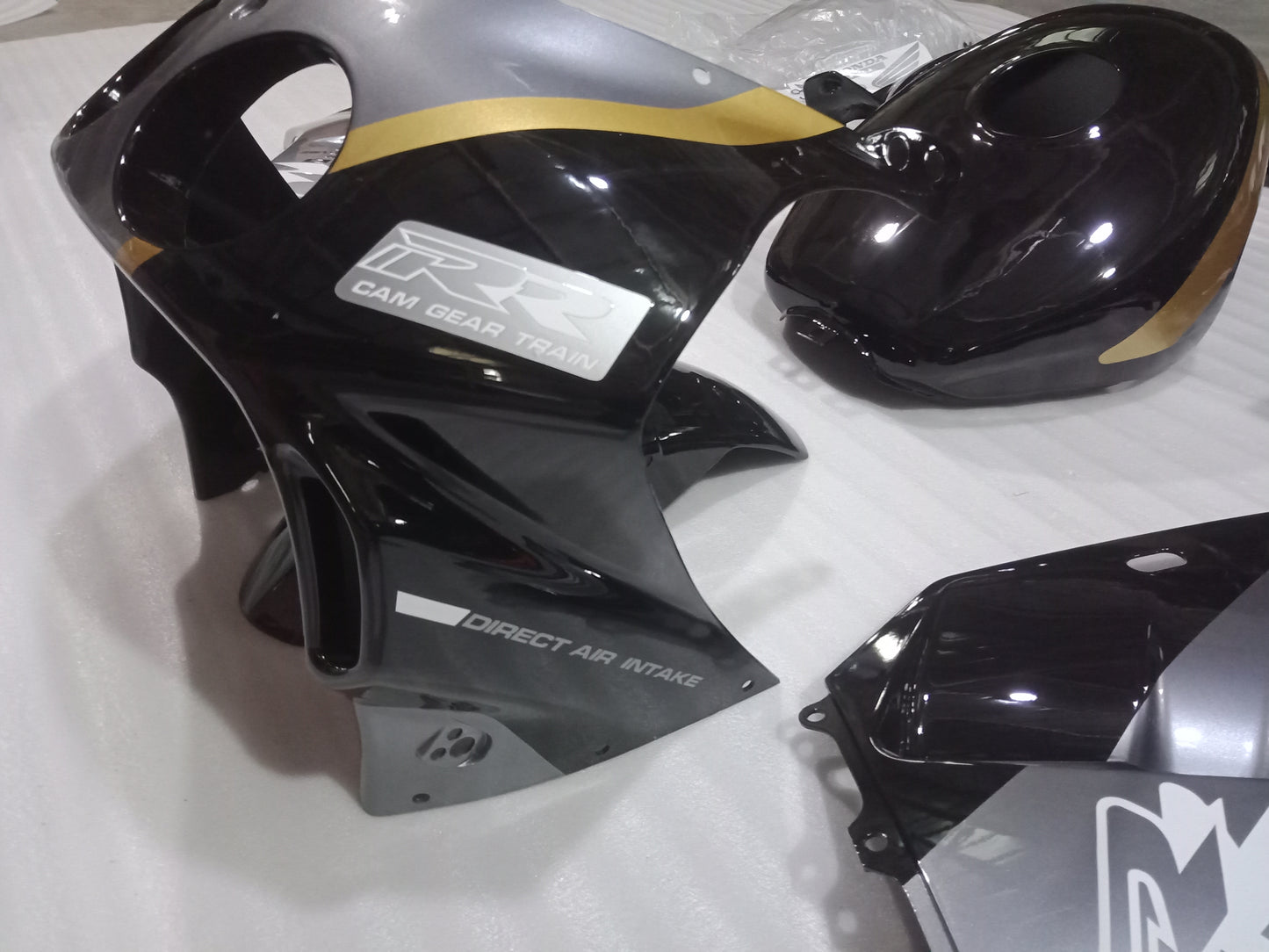 ---AU STOCKING--- Black Gold Fairing Kit Fit Honda CBR250RR MC22 1990 - 1999 Tank Cover