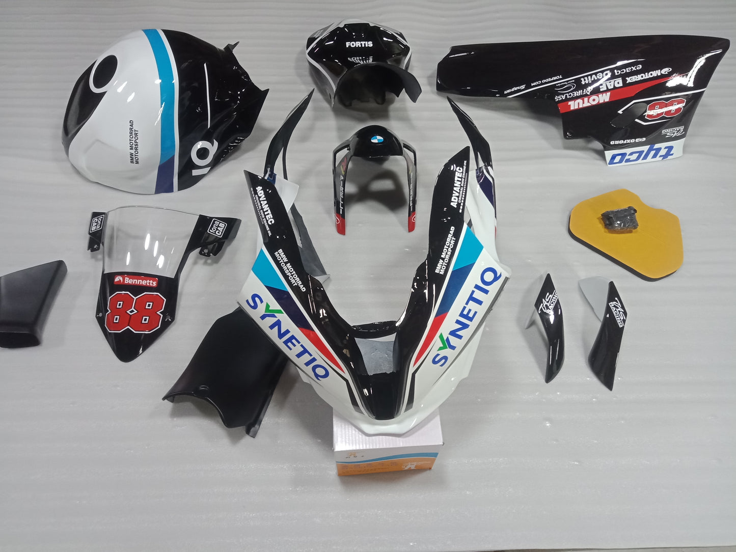 BMW S1000RR 2023-2024 Fiberglass Race Fairing Kit