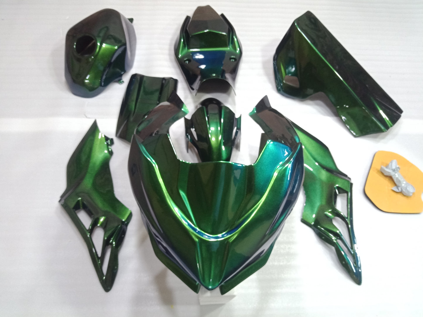 KAWASAKI NINJA 400 Fiberglass Race Track Fairing Chameleon Design