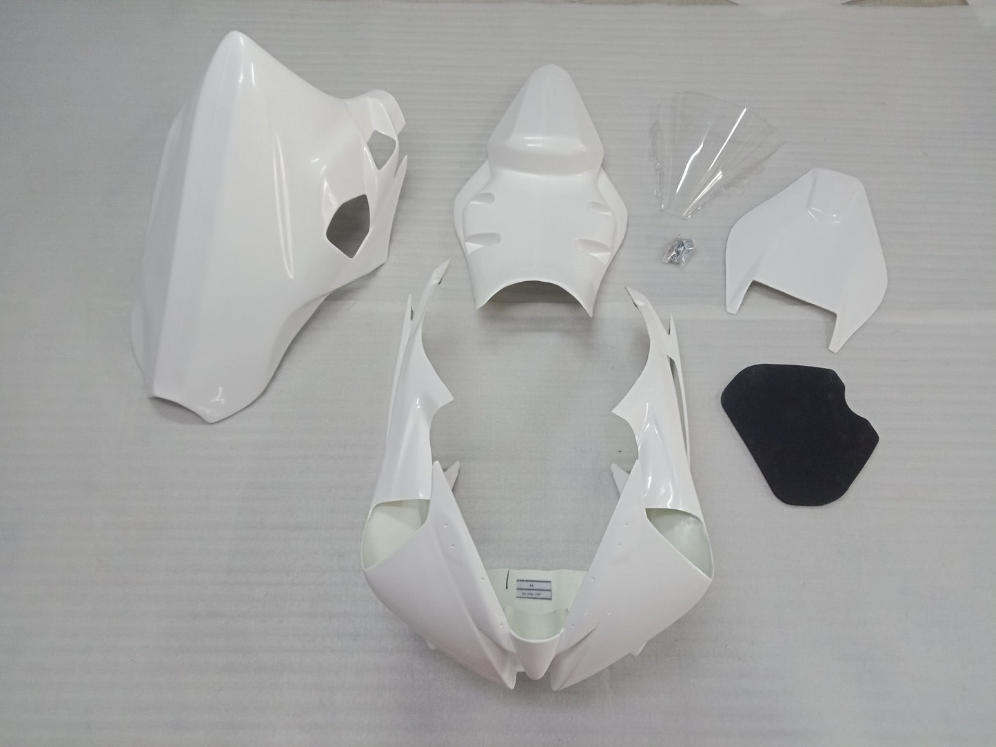 2004 - 2005 Yamaha YZF R6 Fairing 01