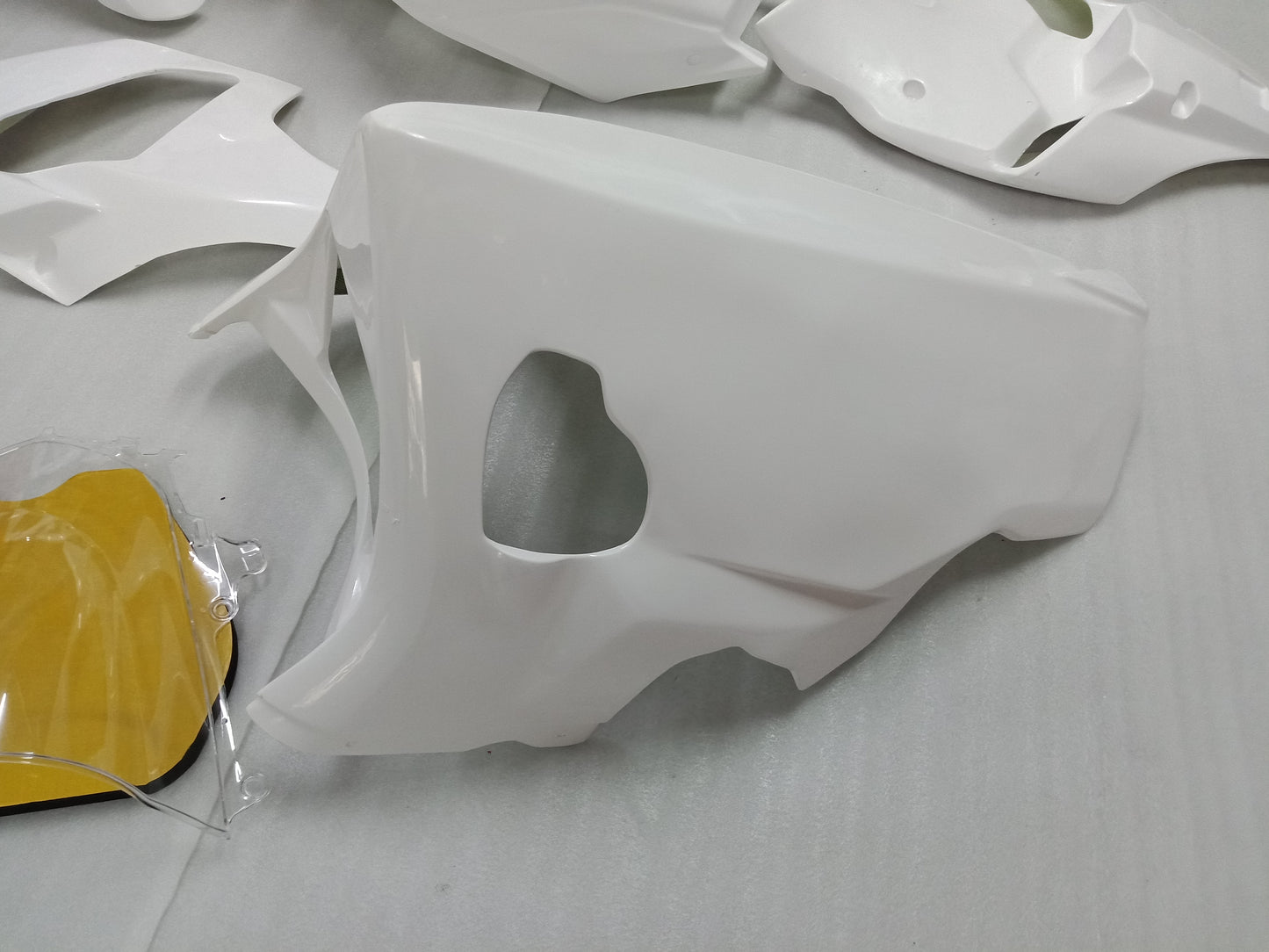 2015 - 2019 Yamaha YZF R1 Fairing 04