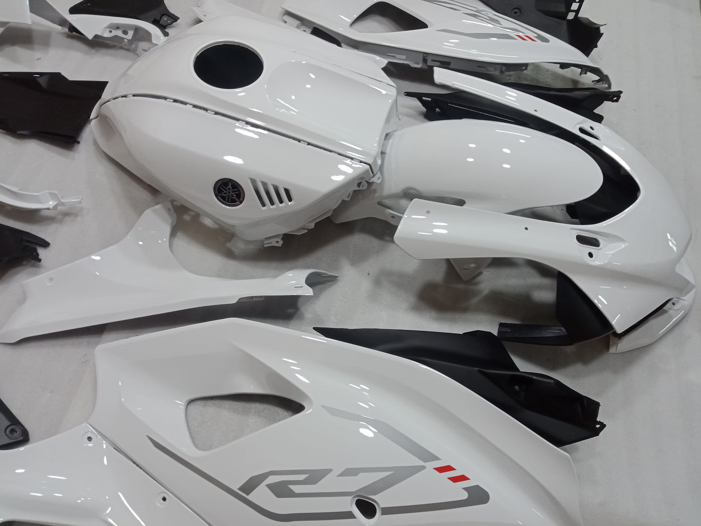 ---AU STOCKING--- Pearl White Fairing Kit For Yamaha R7 2021+