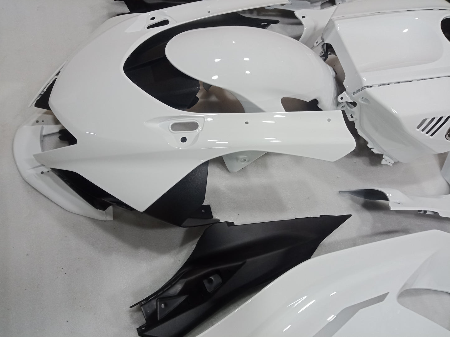 ---AU STOCKING--- Pearl White Fairing Kit For Yamaha R7 2021+