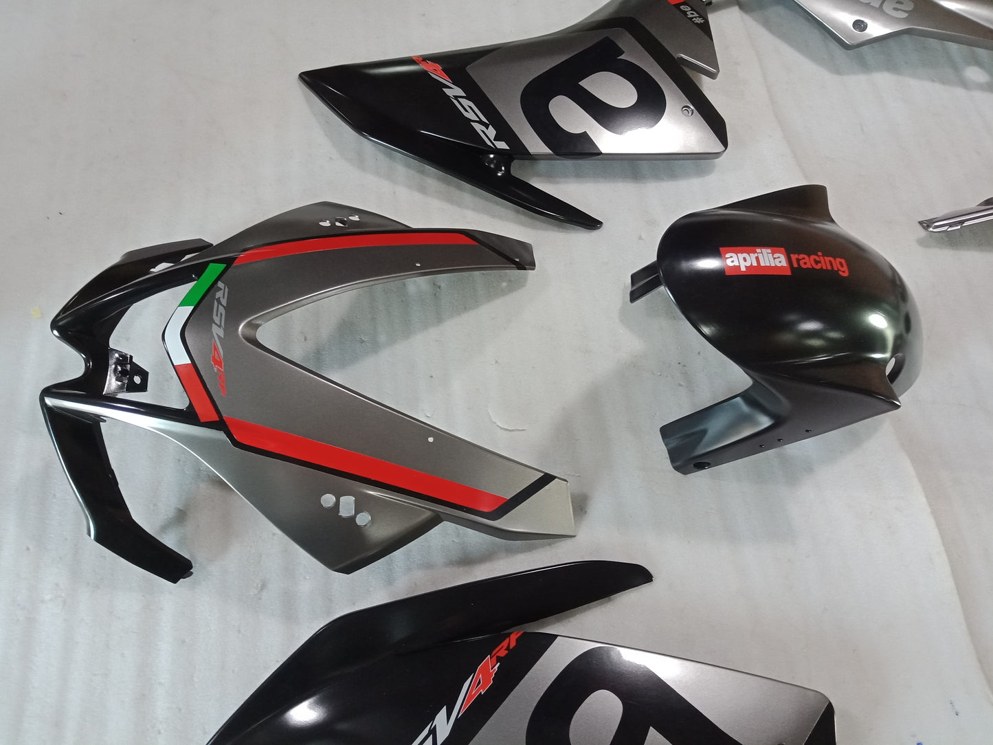 ---AU STOCKING--- Aprilia RSV4 2009 - 2016 Fairing Kit