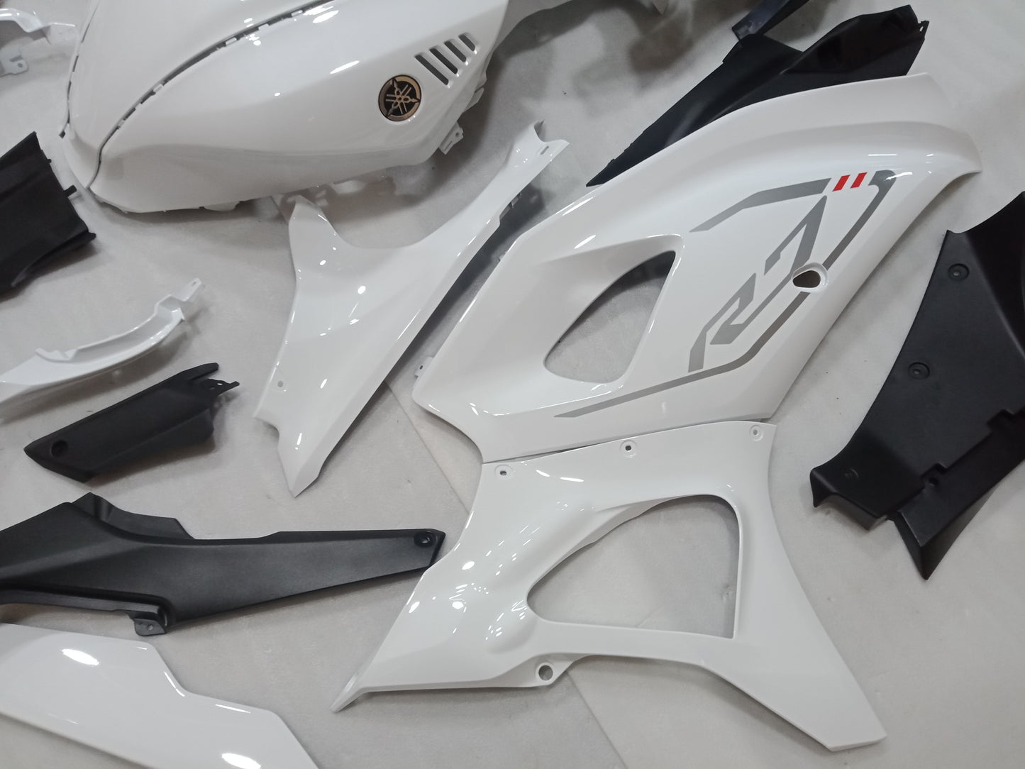 ---AU STOCKING--- Pearl White Fairing Kit For Yamaha R7 2021+