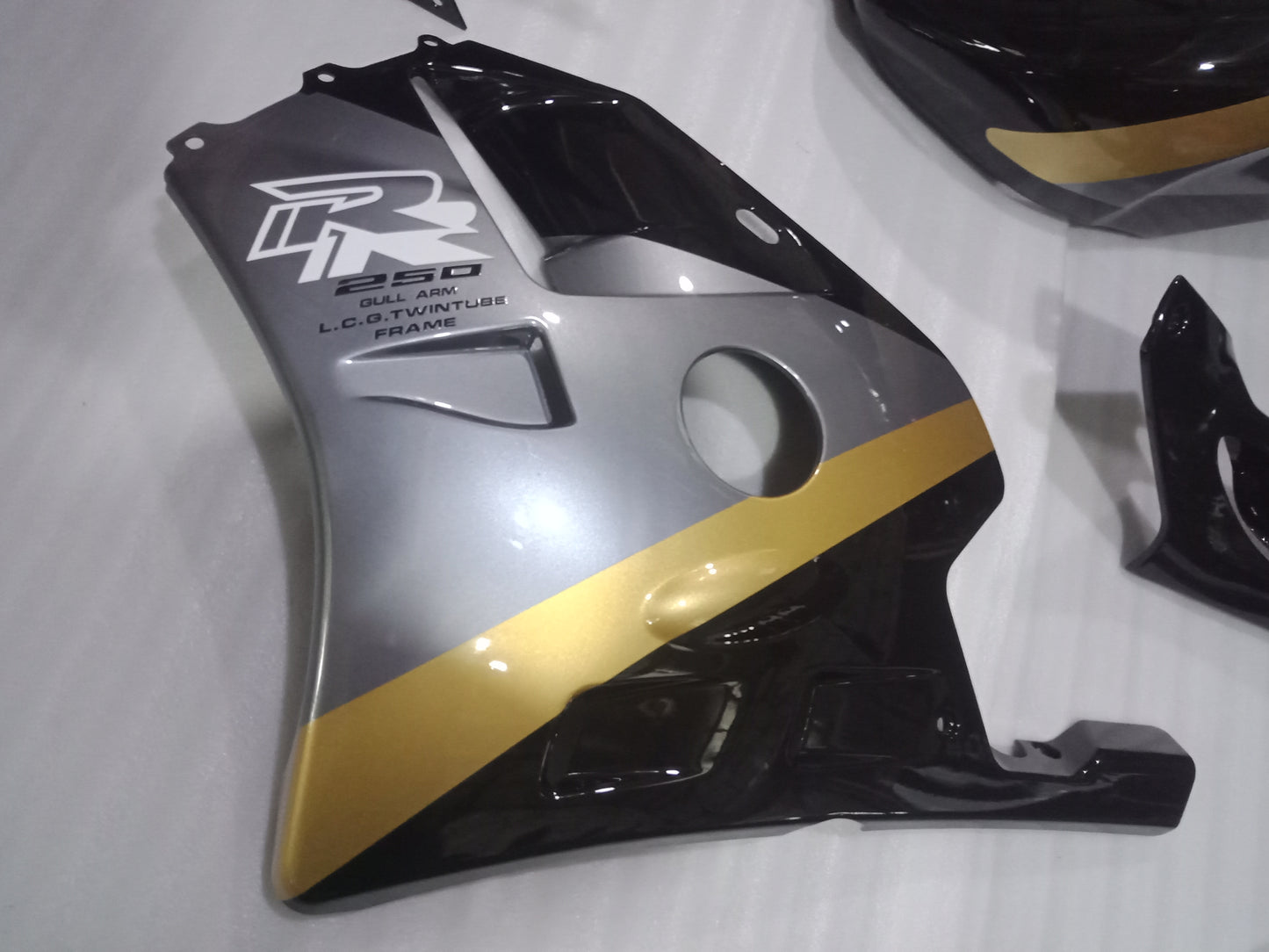 ---AU STOCKING--- Black Gold Fairing Kit Fit Honda CBR250RR MC22 1990 - 1999 Tank Cover