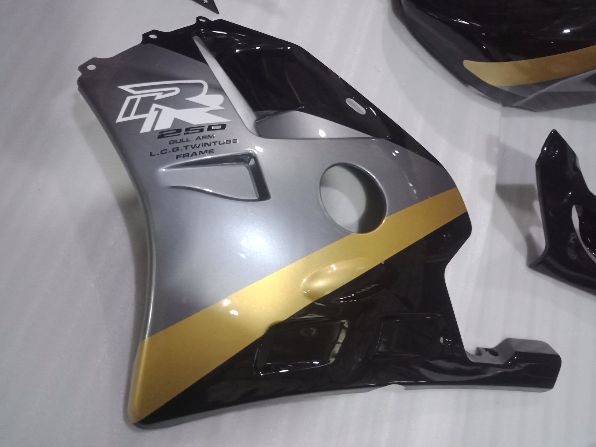 ---AU STOCKING--- Black Gold Fairing Kit Fit Honda CBR250RR MC22 1990 - 1999 Tank Cover