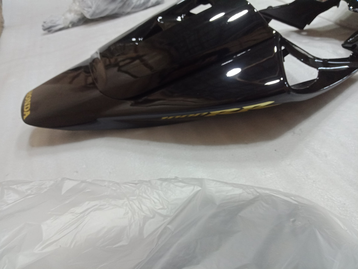 ---AU STOCKING--- Gloss Black Gold Honda CBR1000RR 2004 2005 Fairing Kit