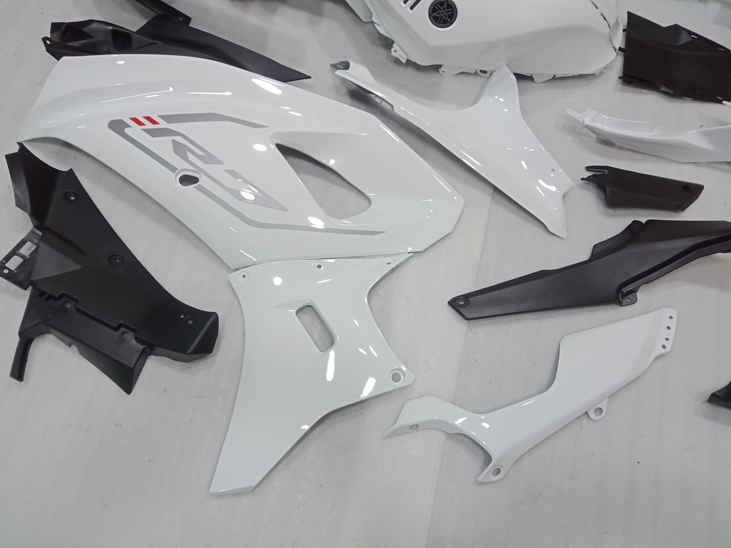 ---AU STOCKING--- Pearl White Fairing Kit For Yamaha R7 2021+