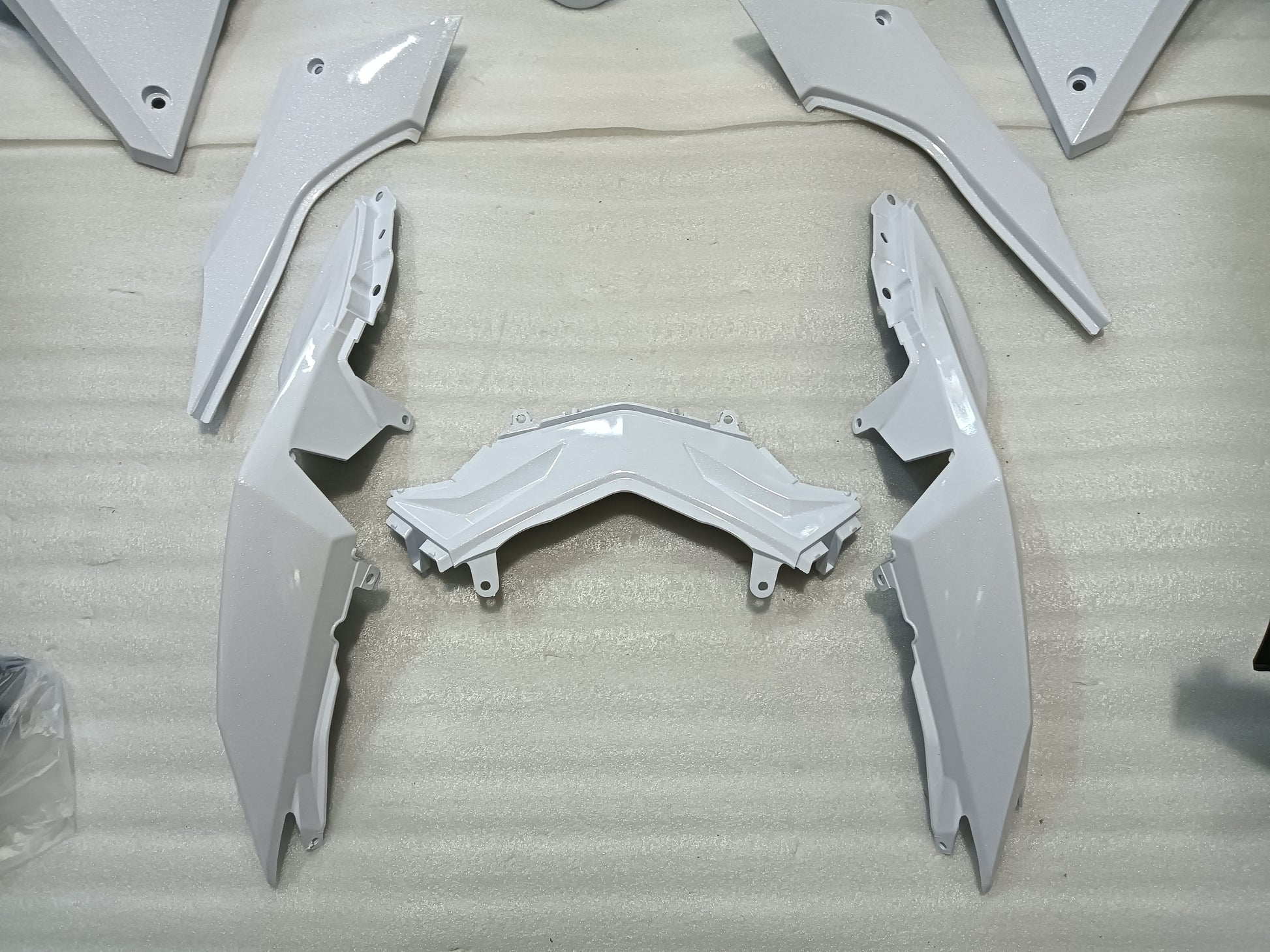 Pearl White Fairing Kawasaki Ninja 300 - 01