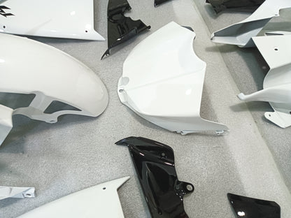 white Yamaha R1 race fairing 03
