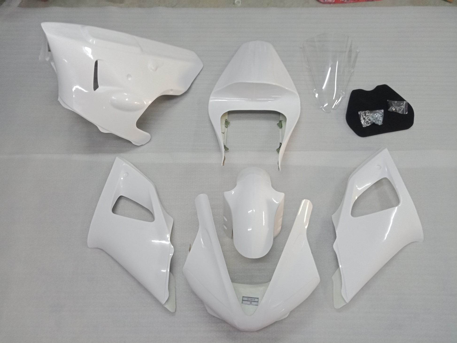 Yamaha R1 Fiberglass Race Fairing 01