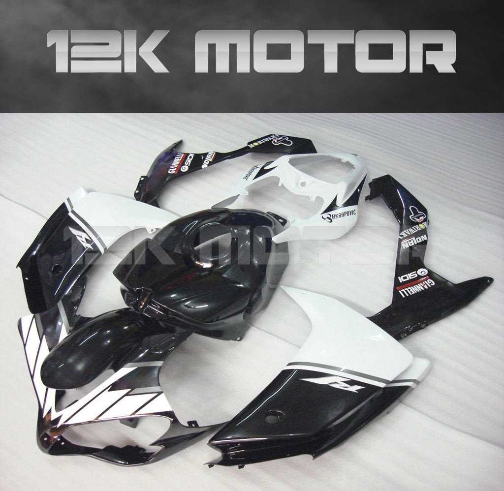 Yamaha YZF R1 Fairing Black and white fairing 01