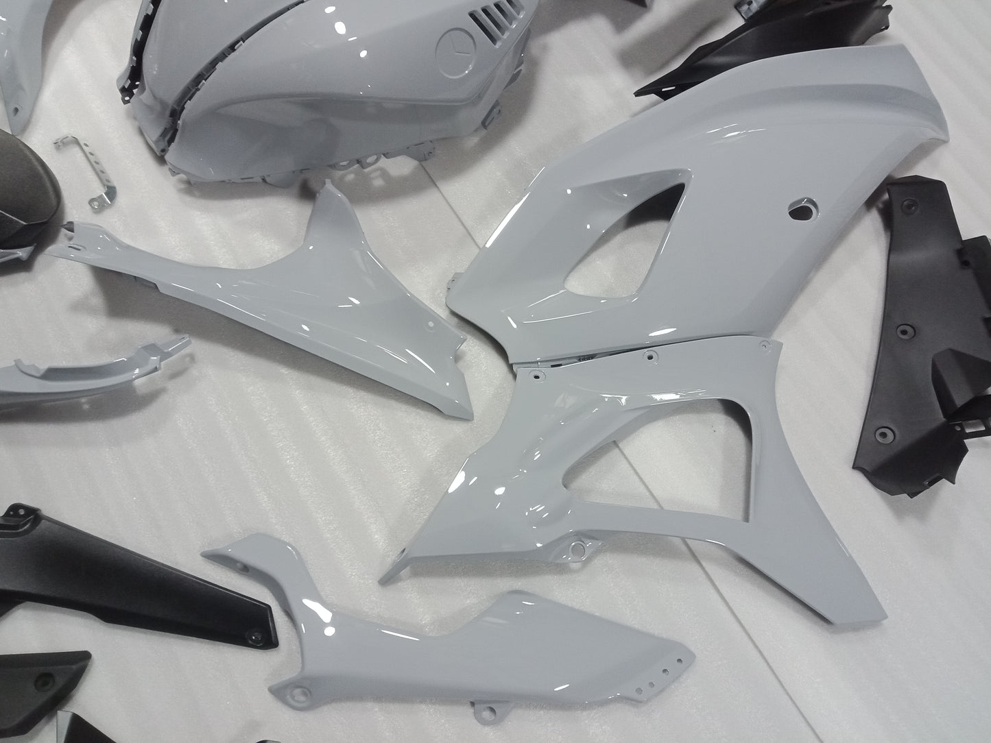 Nardo Grey Fairing Kit For Yamaha R7