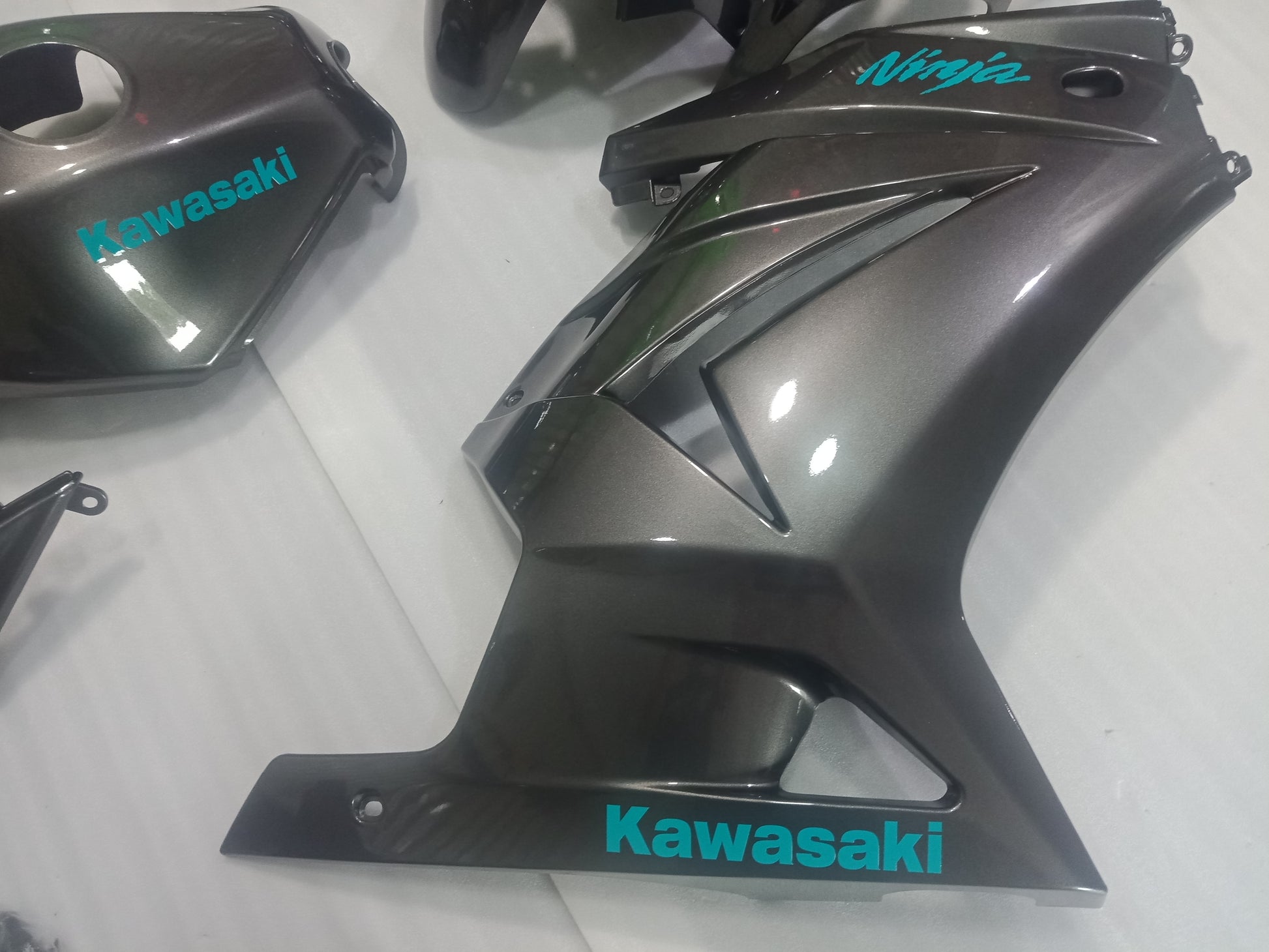 ---AUSTOCKING--- Gray Fairing Kit For Kawasaki Ninja 250 With Tank Cover