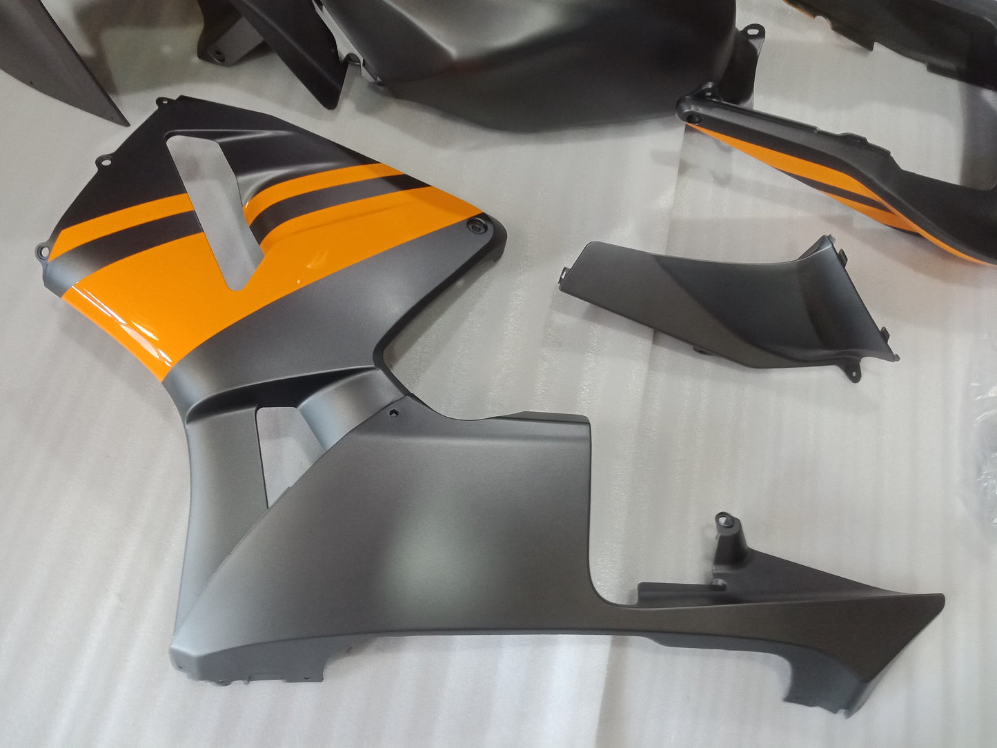 ---AU STOCKING--- Matt Black with Yellow Fairing Kit Fit Honda CBR600RR 2003 2004