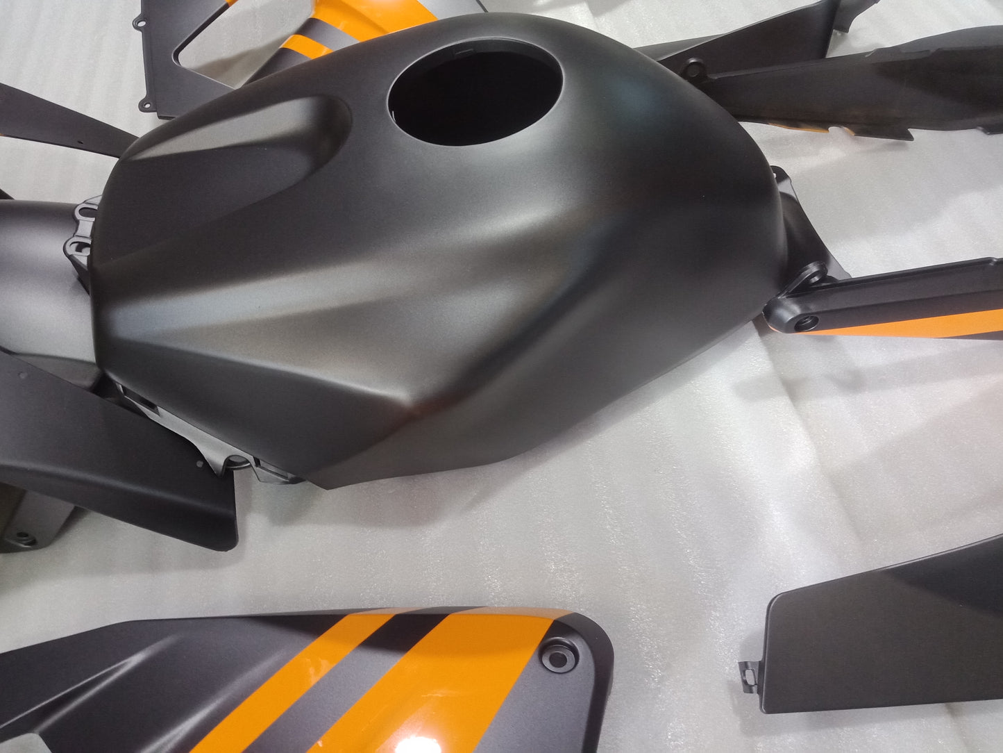 ---AU STOCKING--- Matt Black with Yellow Fairing Kit Fit Honda CBR600RR 2003 2004